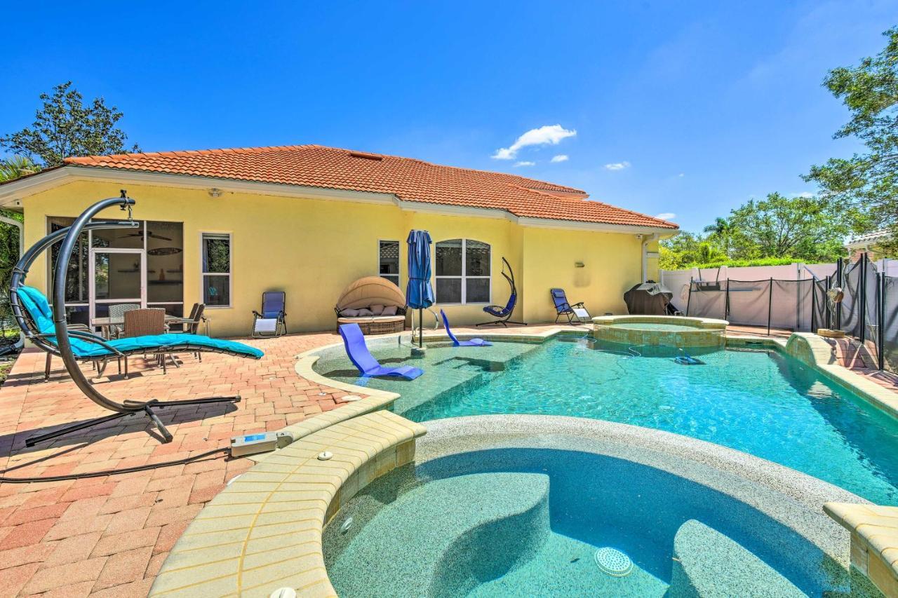 Sun-Soaked Sarasota Oasis With Pool And Hot Tub!ヴィラ エクステリア 写真